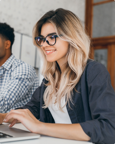¿Quiénes pueden beneficiarse de Odoo ERP?